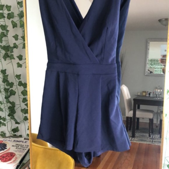 Summertime Low Neck Romper - Picture 4 of 4